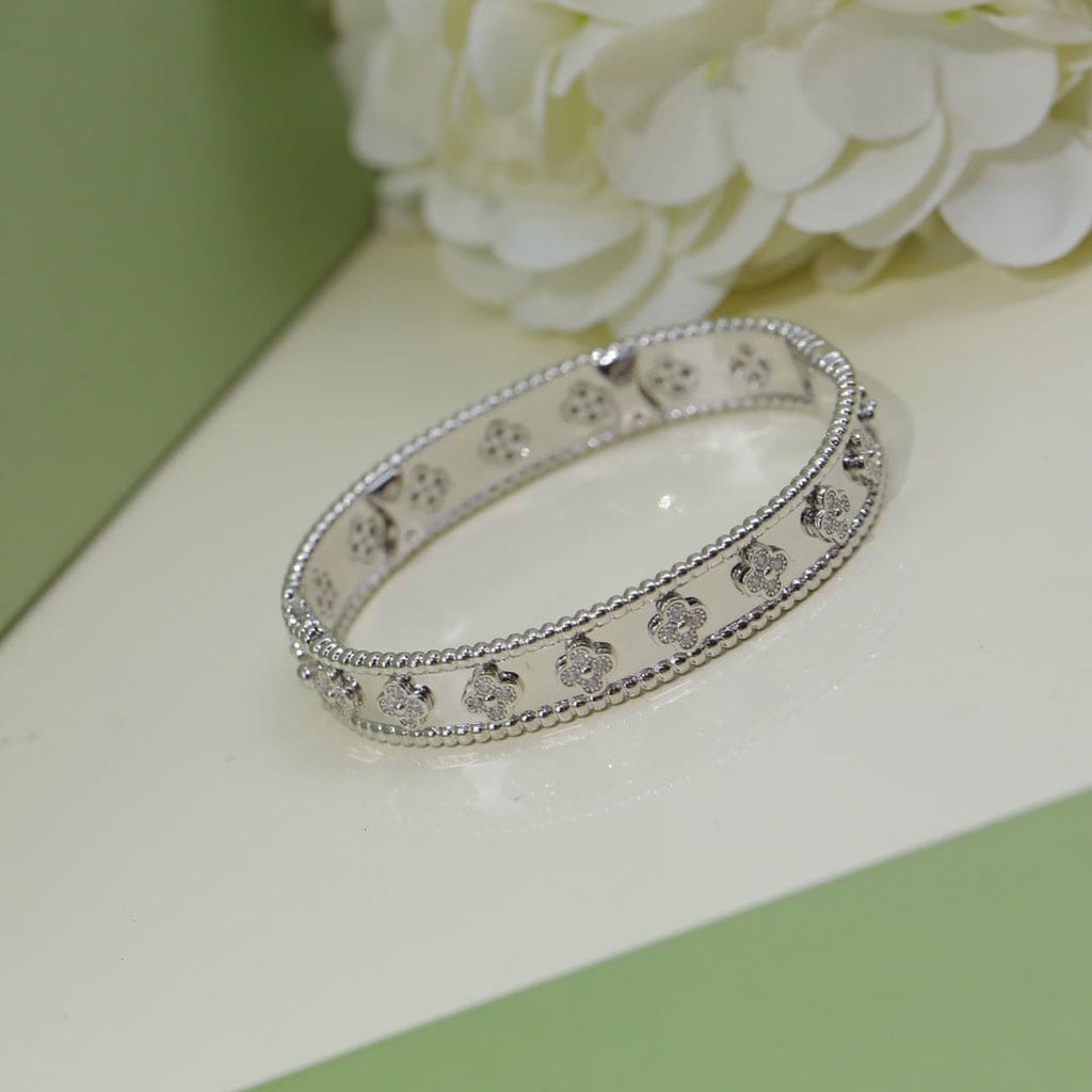 18K Perlée Clovers Bracelet