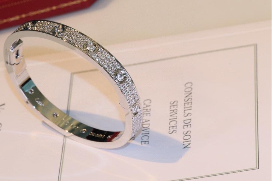 18K Diamond-paved 10 Big Diamonds Love Bracelet