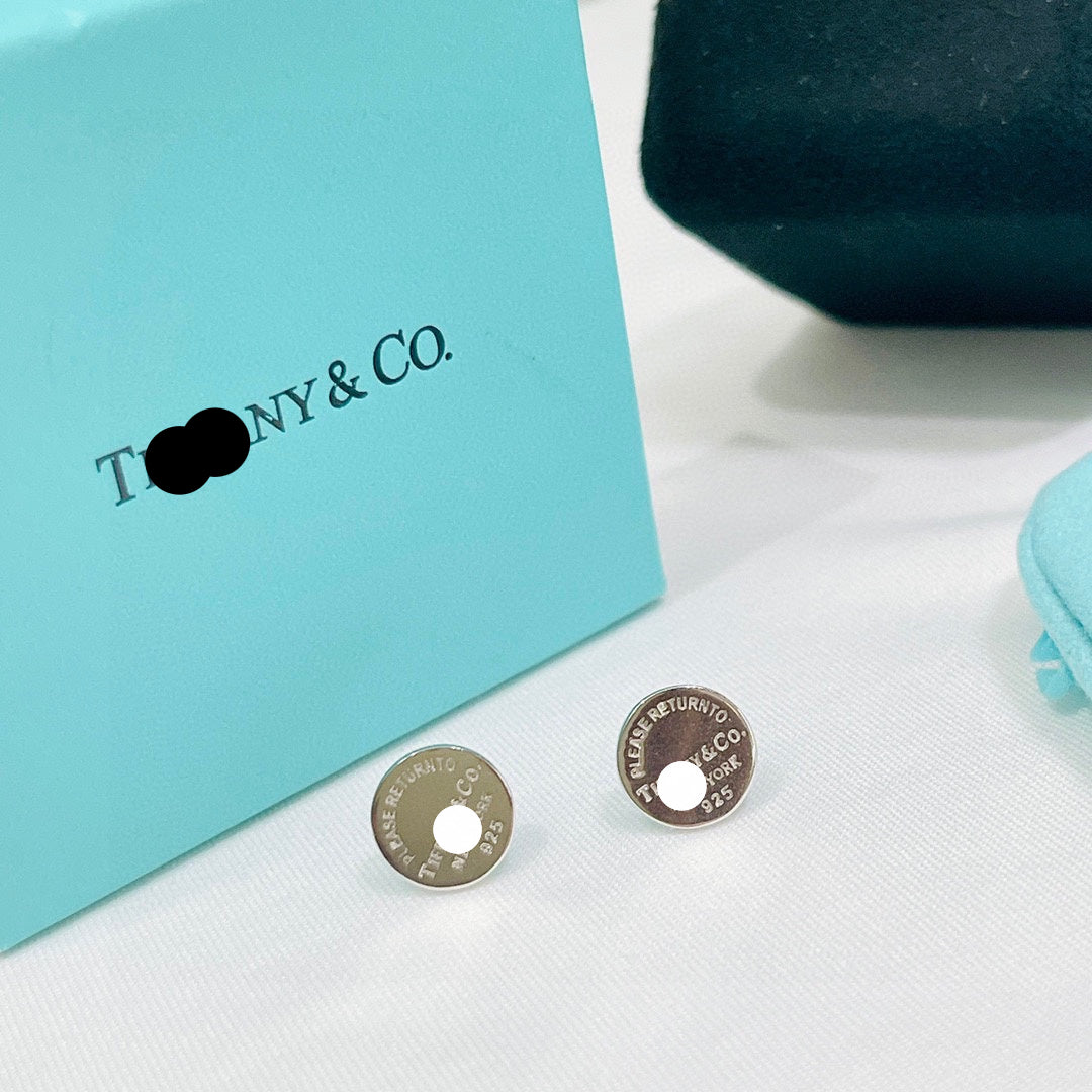 18K Return to Circle Stud Earrings