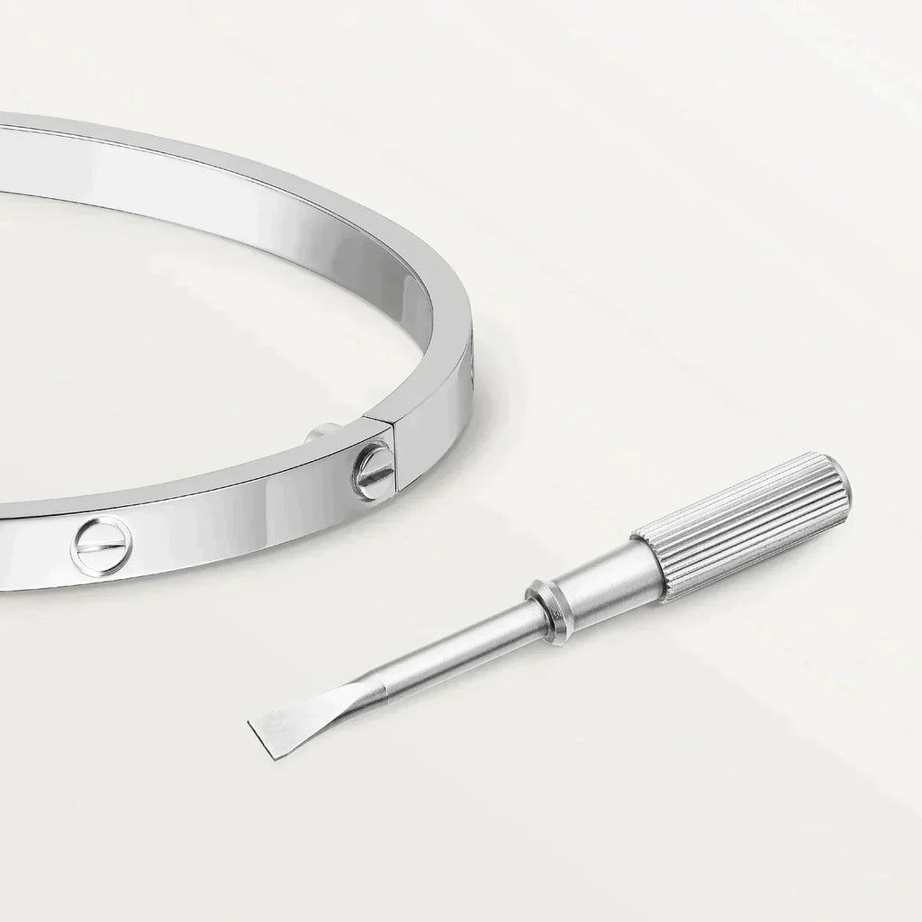 18K  Love Small Bracelet